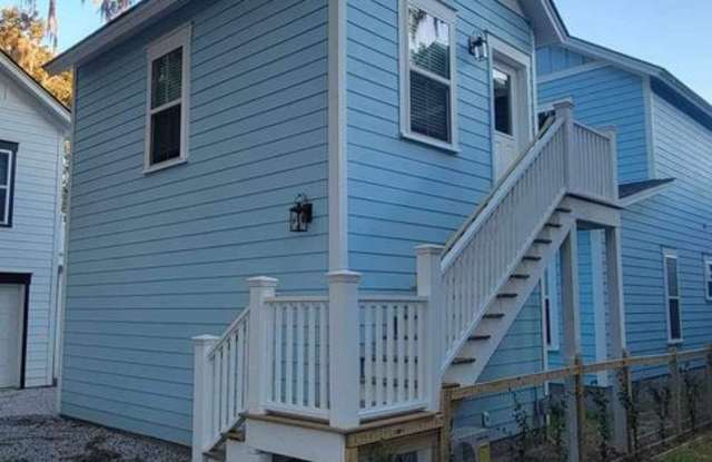 Cozy Studio in Heart of Port Royal Available