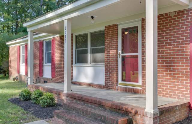 Photo of Welcome to Yorktown with a charming rural feel!