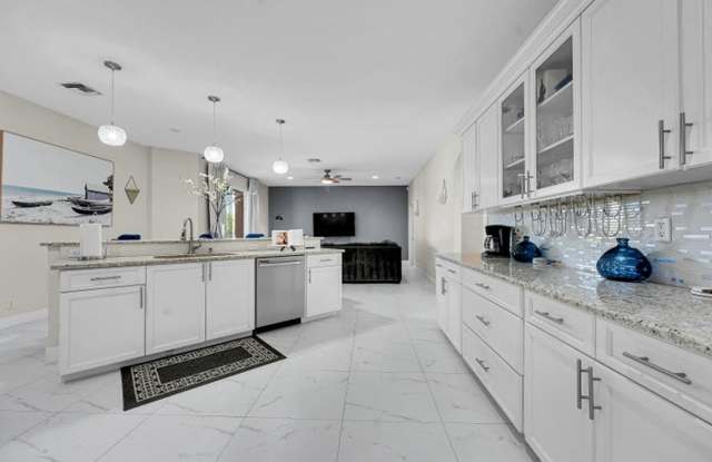 13620 Folkestone Court W, Wellington, FL 33414