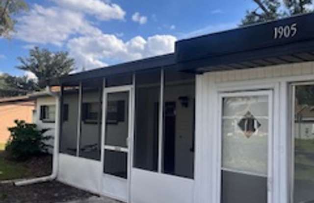 1905 E Linda St – 3 Bed, 1 Bath Home for Rent