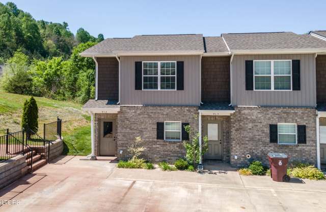 913 Warrior Hill Drive - 913 Warrior Hill Drive, Alcoa, TN 37777