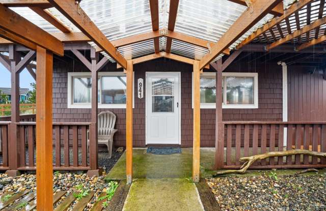 941 Starfish Court Southwest