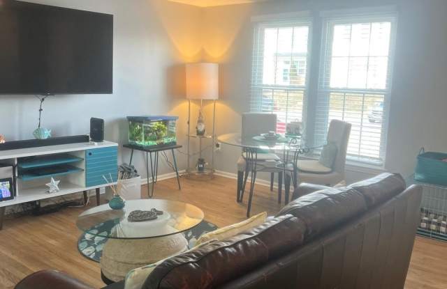 3 TRIPLE CROWN COURT