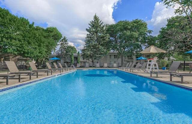 1911 Golfview Dr Unit A11