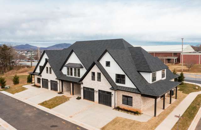 1044 South Westyn Loop - 1044