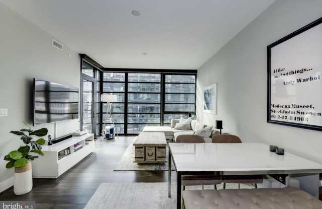 River-View 2BD Luxury Condo with Balcony and Parking!