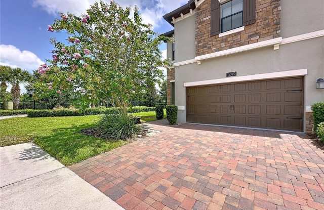 1249 ROYAL ST GEORGE BOULEVARD