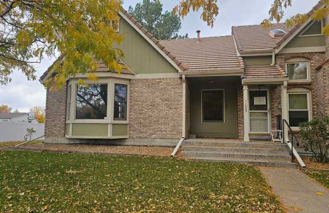 Spacious Townhome with Finished Basement in Westminster