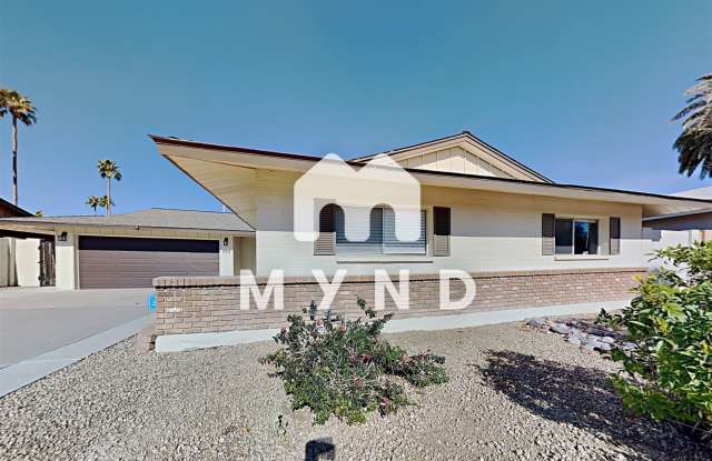 8214 E San Miguel Ave