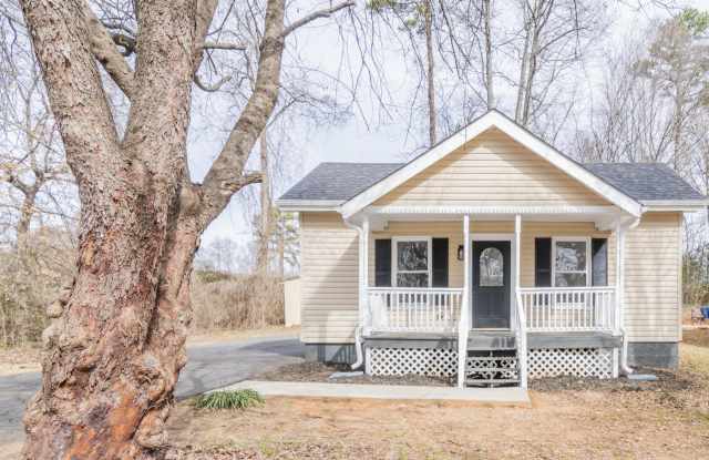 105 Oakland Road - 105 Oakland Road, Mount Holly, NC 28012