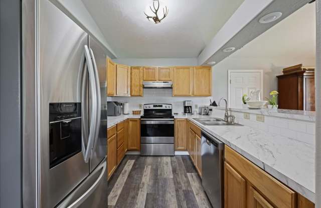 20 10th Avenue North