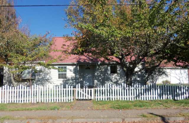 Photo of Special --1/2 off first months rent.