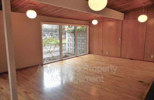 3245 NW Norwood Drive