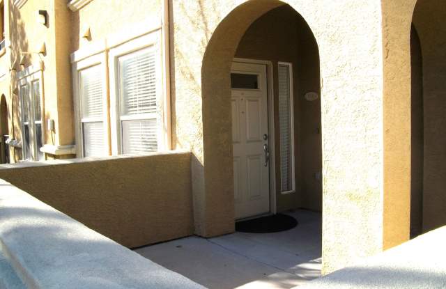 Well maintained 2 bedroom, 2 bath, 2-car tandem garage - 1325 South Meadows Parkway, Reno, NV 89521