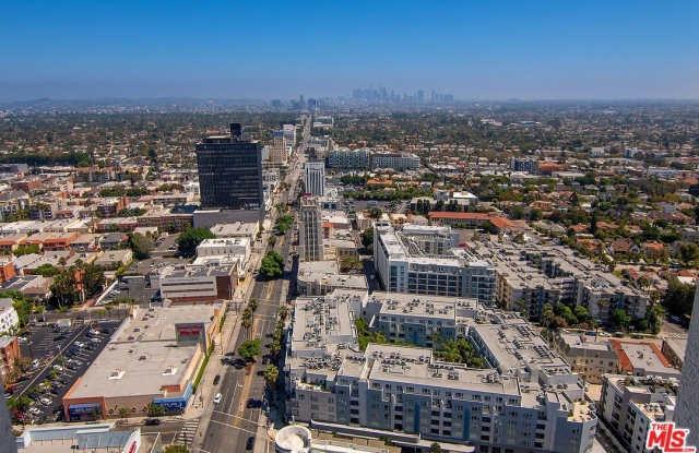 5670 Wilshire Blvd unit: Ph3