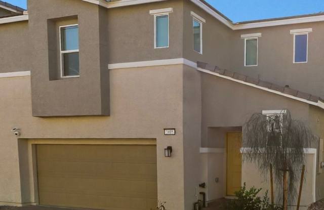 2695 Tangerine Cloud Avenue