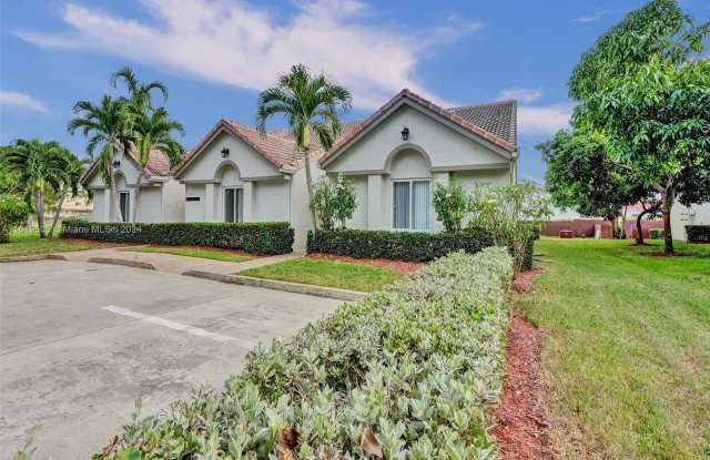 9850 NW 35th St