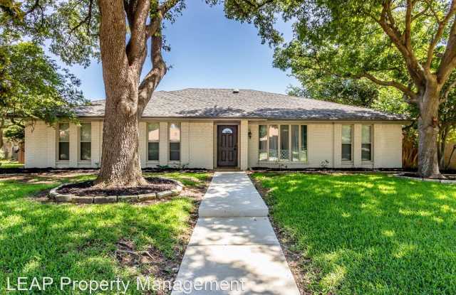 2312 Teakwood Ln - Plano, TX apartments for rent