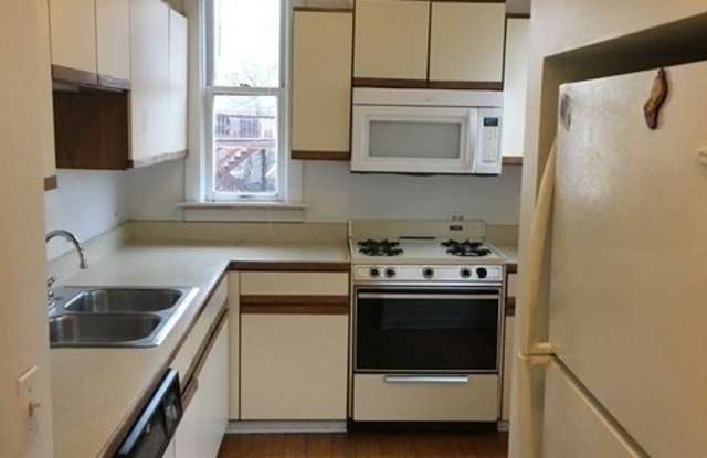 3018 N Racine Avenue