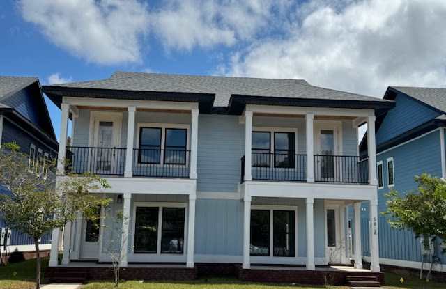 580 N DeVilliers Street - A