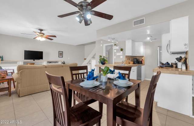 14247 N BOXWOOD Lane