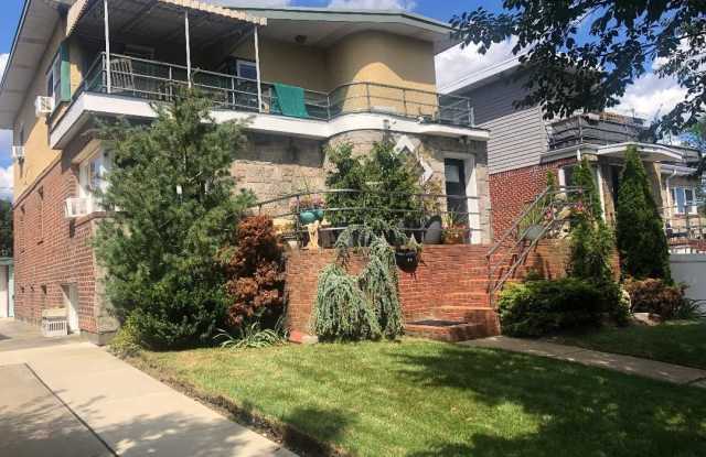 Photo of 407 Park Avenue W