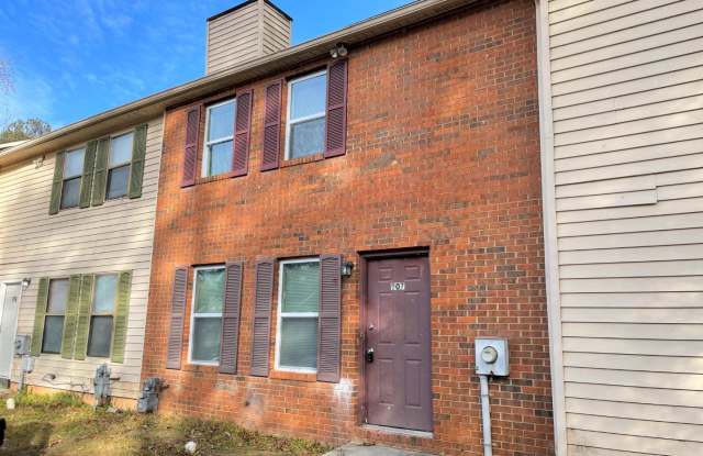 Photo of Newly renovated! Close to the Atlanta Airport, 2 bed, 2.5 bath, granite counters, LVP flooring, private patio, must see!