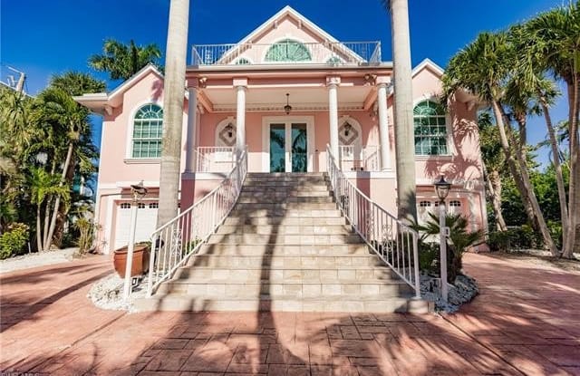 189 Coconut DR