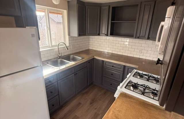 2 Bed 1 bath 1.5 miles from sky lakes and OIT