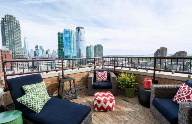 255 Warren St Unit C11