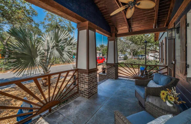 525 LEXINGTON STREET