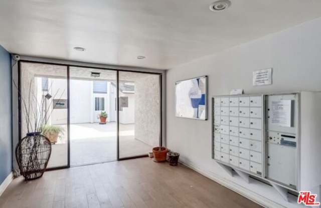 5252 COLDWATER CANYON AVE