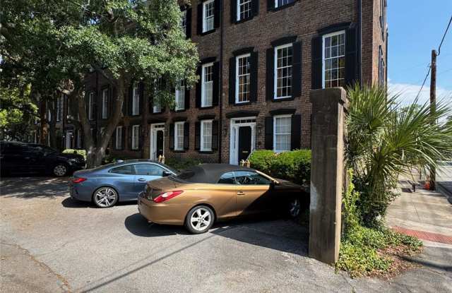 Photo of 424 E Macon St