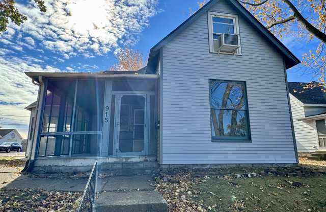 915 West Taylor Street