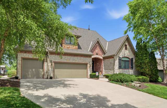 {10500} Luxury Living in Mills Crossing Estates +  Spacious Floorplan with Designer Finishes