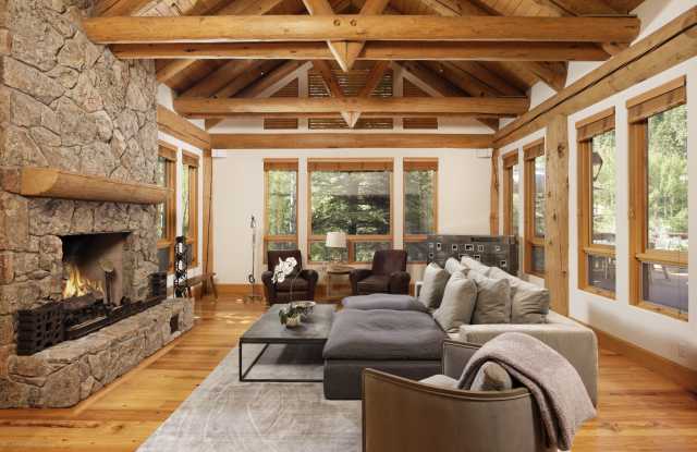 Photo of 1417 Crystal Lake Road