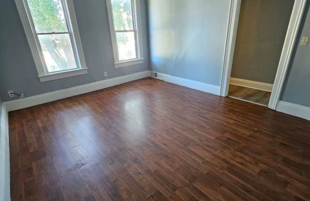 Photo of Upper 2 bedroom unit GAS INCLUDED