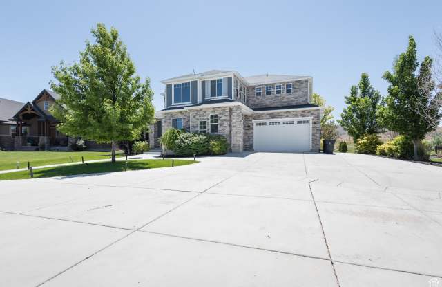 1867 S PRAIRIE POND RD