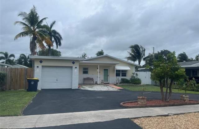 837 NW 9th Ave - 837 Northwest 9th Avenue, Dania Beach, FL 33004