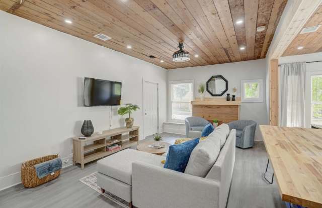 Photo of 1311 W French Pl