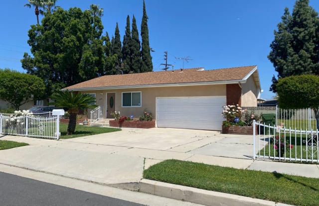 6732 Delco Ave - 6732 Delco Avenue, Los Angeles, CA 91306