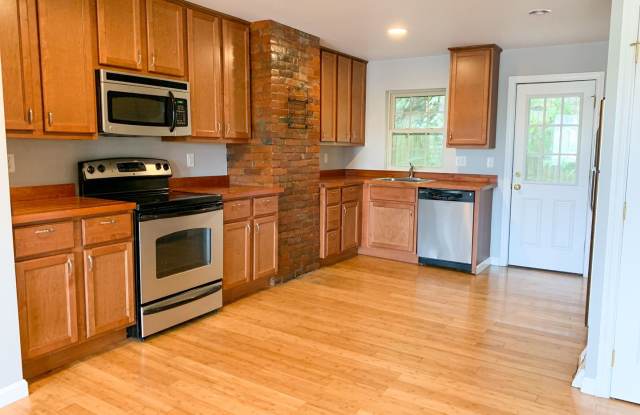 Photo of Southside 4 bedroom with amazing city skyline views!!