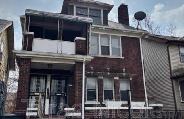 2285 Cortland Street