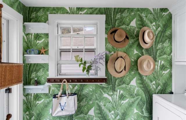 729 Bellevue Avenue unit: Cottage