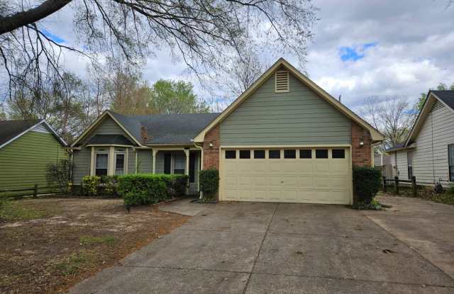 4 Success is now offering this Spacious 3-bedroom 2- bath home. - 2752 Arbor Lane Drive, Memphis, TN 38133