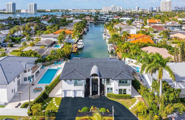 Photo of 3251 NE 164th St