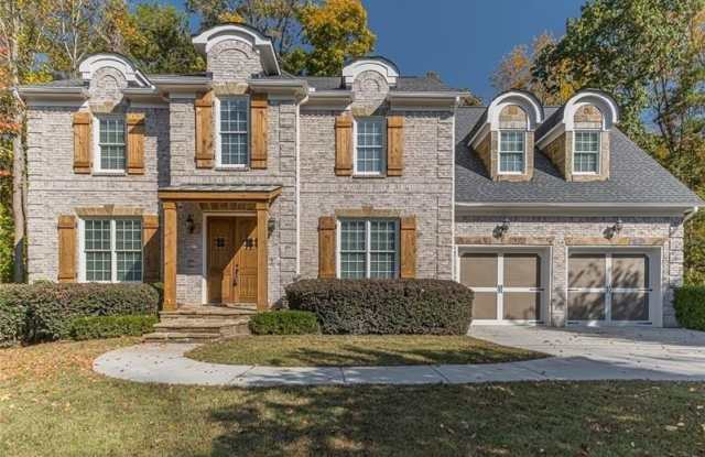 1106 DEVINE Circle NE