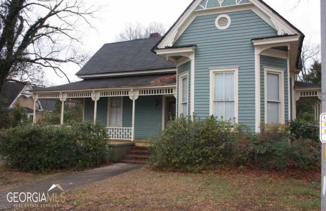 609 Vernon Street