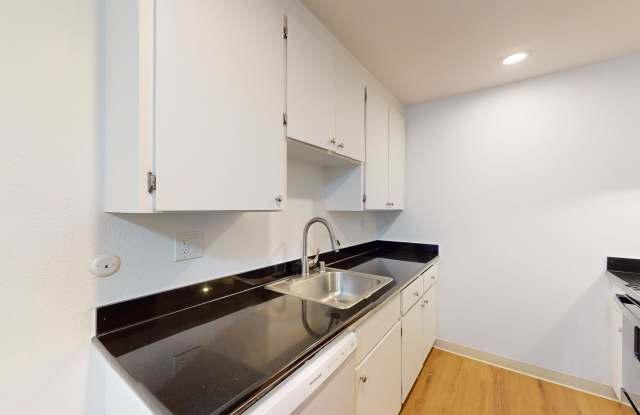 410 Alameda Del Prado
