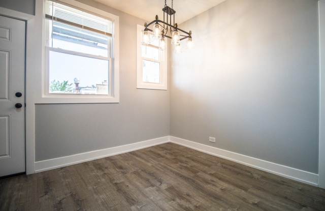 3208 W Belle Plaine Avenue